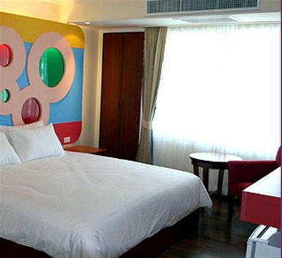 Hip Hotel