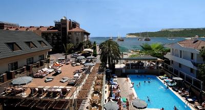 Ambassador Plaza Hotel
