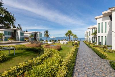 Vannee Golden Sands Beachfront Resort