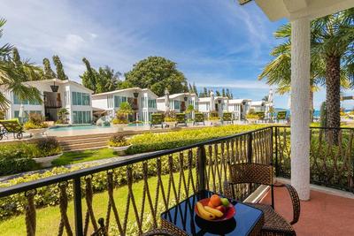 Vannee Golden Sands Beachfront Resort