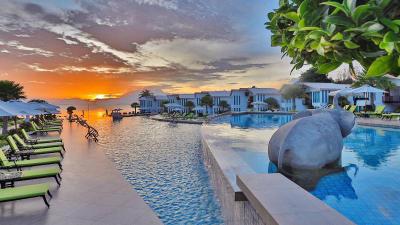 Vannee Golden Sands Beachfront Resort