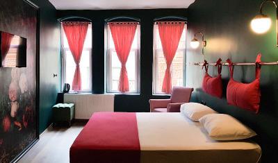 Casa Rosa Suites