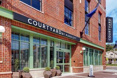 Courtyard By Marriott Manhattan Aggieville
