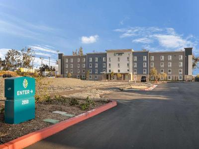 Woodspring Suites Colton
