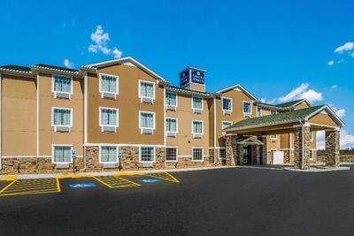 Cobblestone Hotel & Suites - Newport