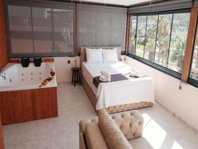 Marina Lora Butik Otel