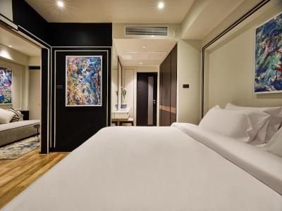 Floral Court Hotel and Residence