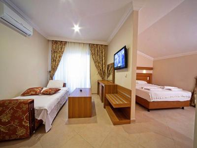Asda Maris Hotel