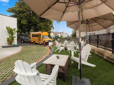 ITH Santa Barbara Surf Hostel