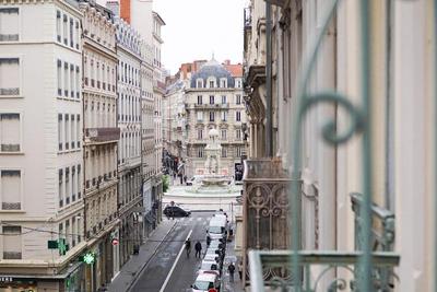 Globe et Cecil