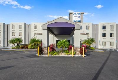 SPOT X Hotel Tampa - Wesley Chapel