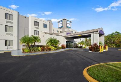 SPOT X Hotel Tampa - Wesley Chapel