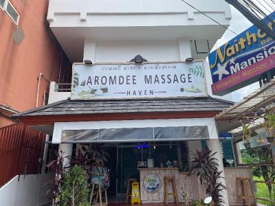 Aromdee @ Naithon Beach By Zuzu