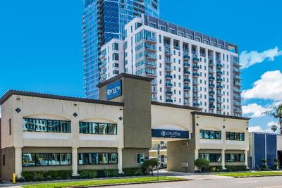 Inn At 50 - Long Beach Convention Center
