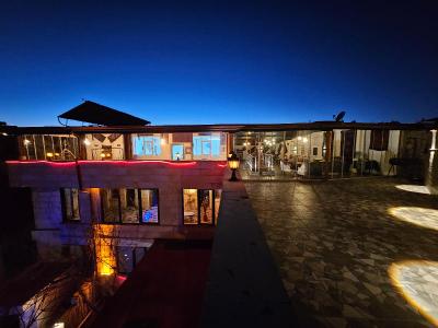 Glorious House