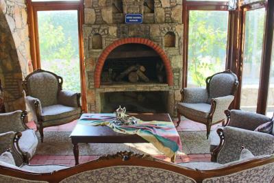Mese Suites