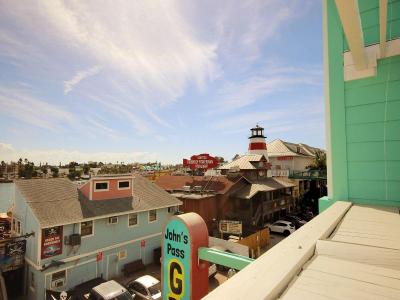 Johns Pass Hotel & Condos