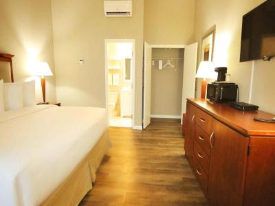 Johns Pass Hotel & Condos