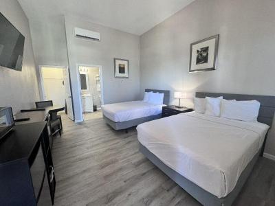 Johns Pass Hotel & Condos