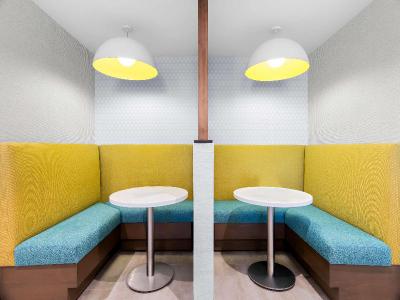Hampton Inn Suites Chicago Medical District Uic