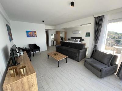 Ni Marin Hotel