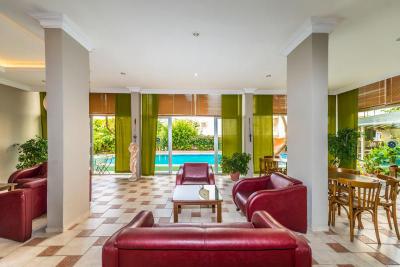 The S Aparts & Suites Hotel