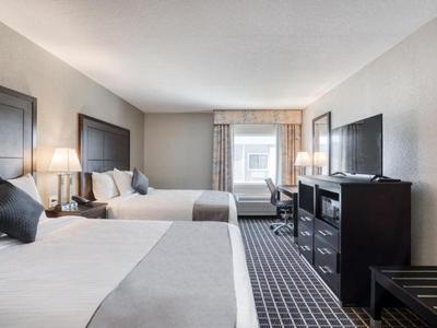 Alexis Hotel & Banquets Dall Park Central