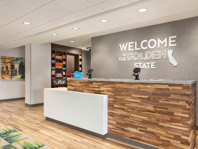 Hampton Inn & Suites Oroville