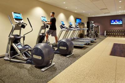 Hilton Long Beach & Executive Meeting Center