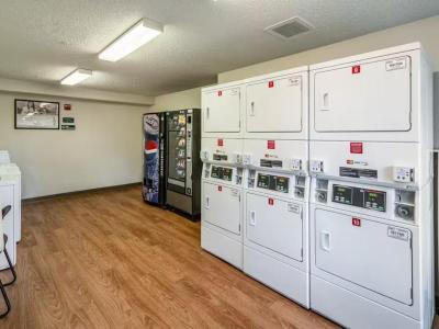 HomeTowne Studios Spokane - Valley