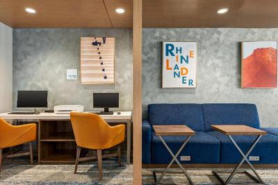 Holiday Inn Express And Suites Rhinelander