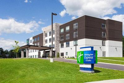 Holiday Inn Express & Suites Reedsburg Dells Area
