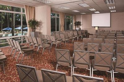 DoubleTree by Hilton San Diego-Del Mar