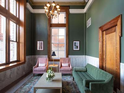 Hotel Petersburg Tapestry Collection