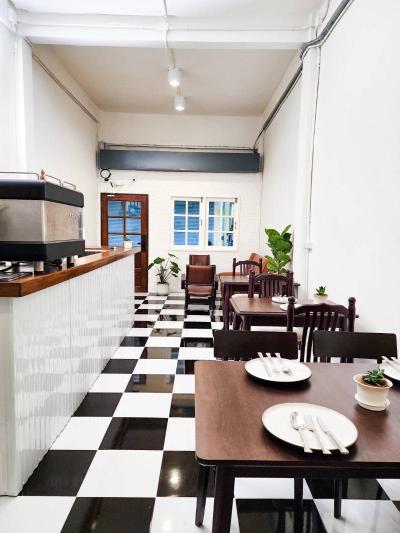 Noir Cafe And Hostel Chinatown