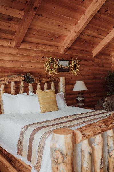 Bryce Canyon Log Cabins