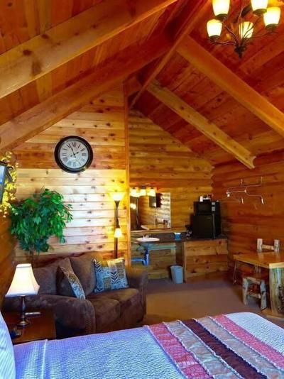 Bryce Canyon Log Cabins