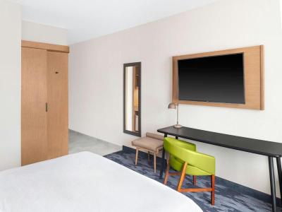 Fairfield Inn Suites By Marriott Detroit Taylor