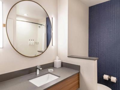 Fairfield Inn Suites By Marriott Detroit Taylor