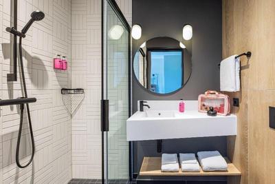 Moxy Simmern