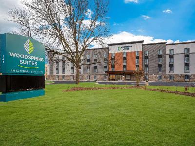 Woodspring Suites Dearborn Detroit
