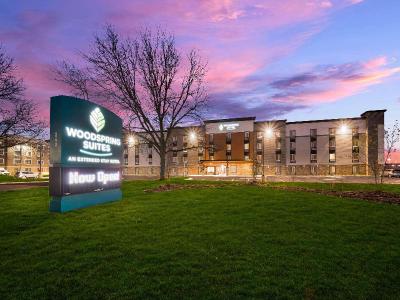 Woodspring Suites Dearborn Detroit
