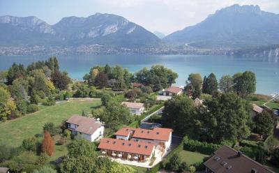 L Aurore Du Lac