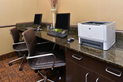 Comfort Suites Alexandria Airport 