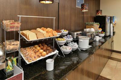 Comfort Suites Alexandria Airport 