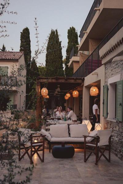 Boutique Ha Tel Et Restaurant Basgi Basgi