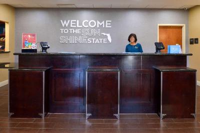 Hampton Inn & Suites - Cape Coral/Fort Myers Area