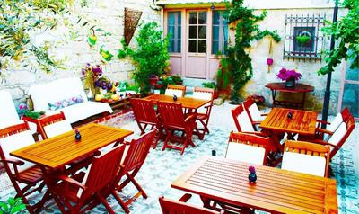 Lilyum Alaçatı Taş Ev