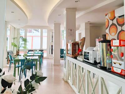 Happy 2 Hotel Pratunam by ZUZU