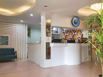 Happy 2 Hotel Pratunam by ZUZU